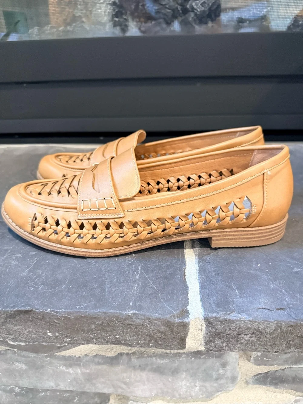 Time and Tru Woven Leather Look Penny Loafers Tan Fisherman Flats Size 10